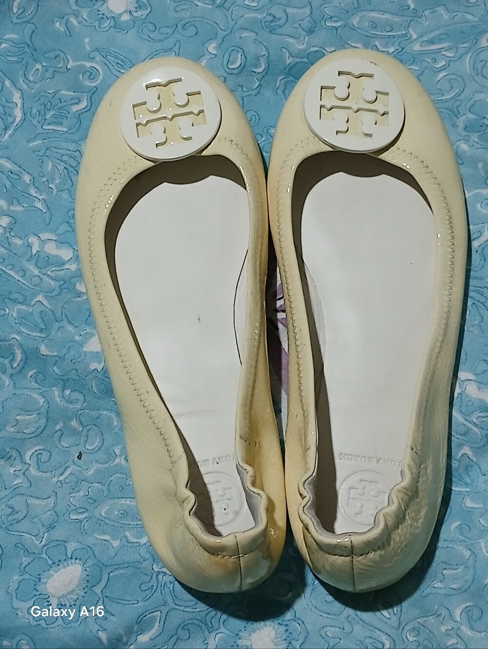Tory Burch Cream Leather Logo Ballet Flats